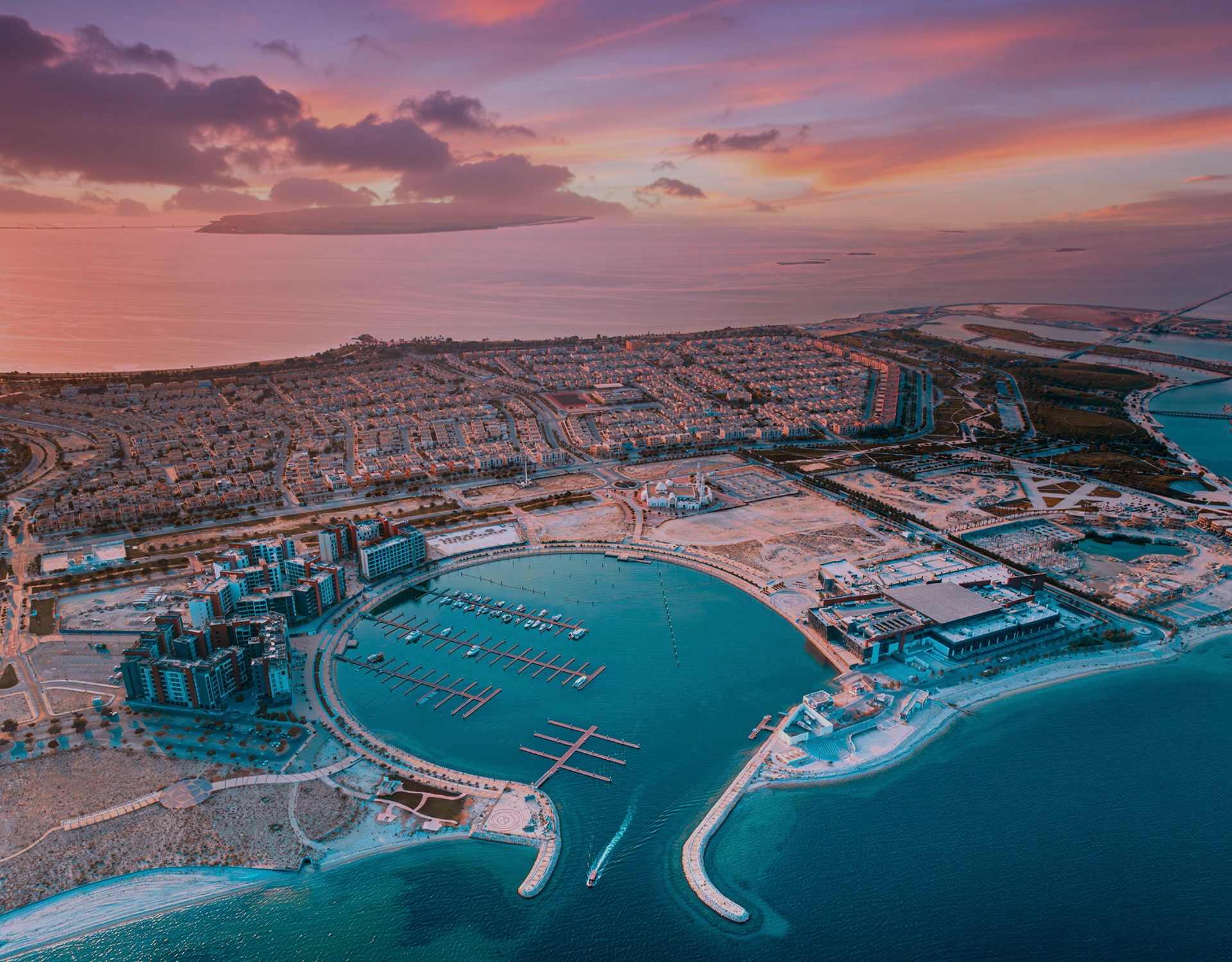 Where Arabian authenticity meets a modern coastal lifestyle.