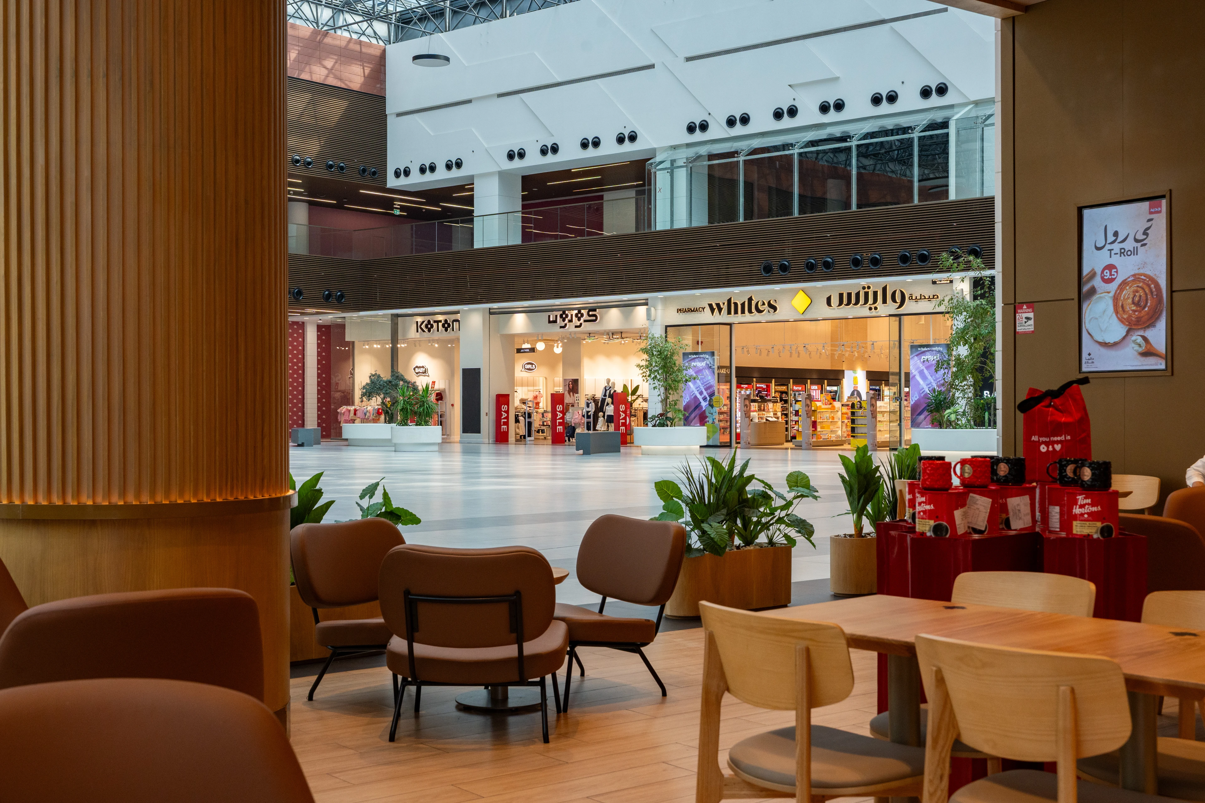 Lifestyle amenities and dining at Jubail Bay.